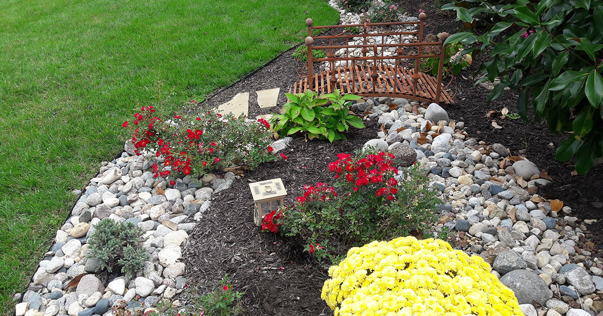 Eyedeal Landscape Flower Bed